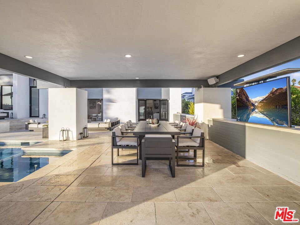 Dining room, Interior, Pool, Recessed Lighting