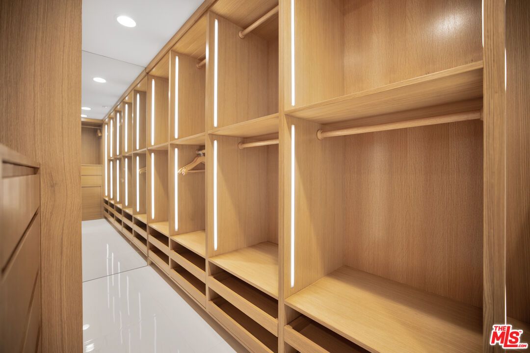 Interior, Recessed Lighting, Walk-in Closets