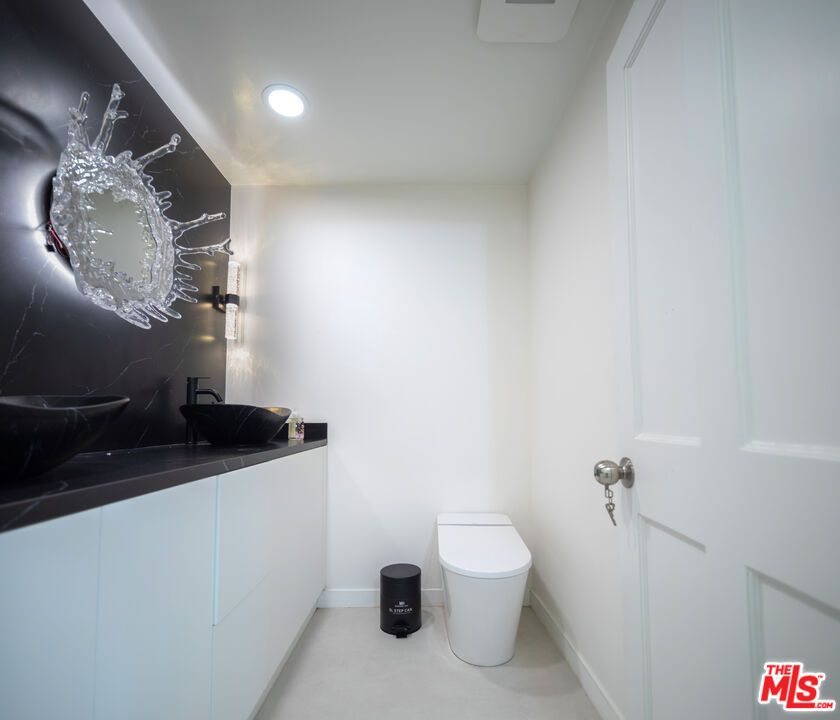 Bathroom, Interior, Marble Walls, Recessed Lighting
