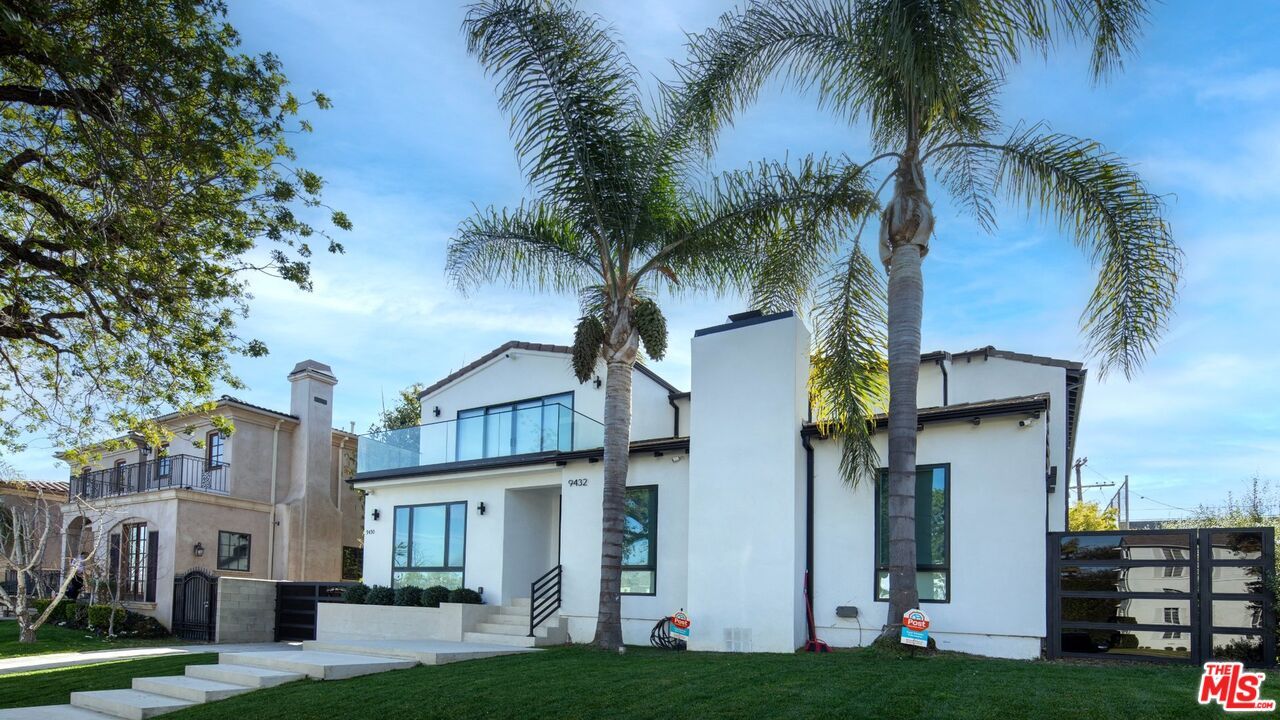 Backyard, Exterior, Facade, Spanish Mediterranean