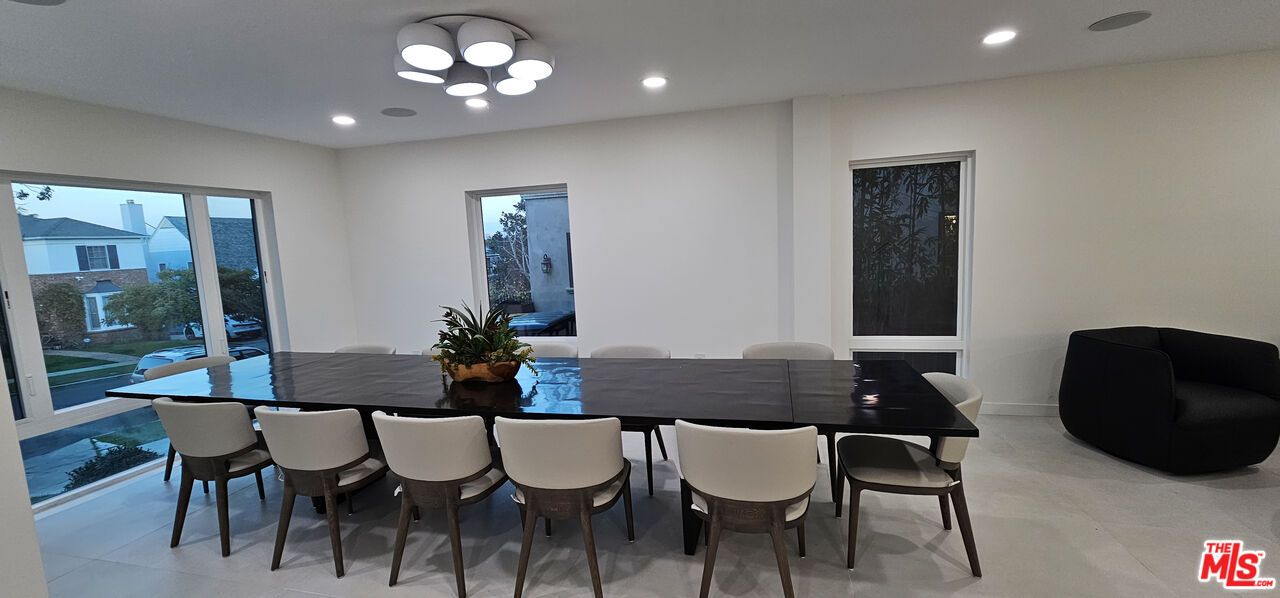 Dining room, Interior, Pendant Lights, Recessed Lighting