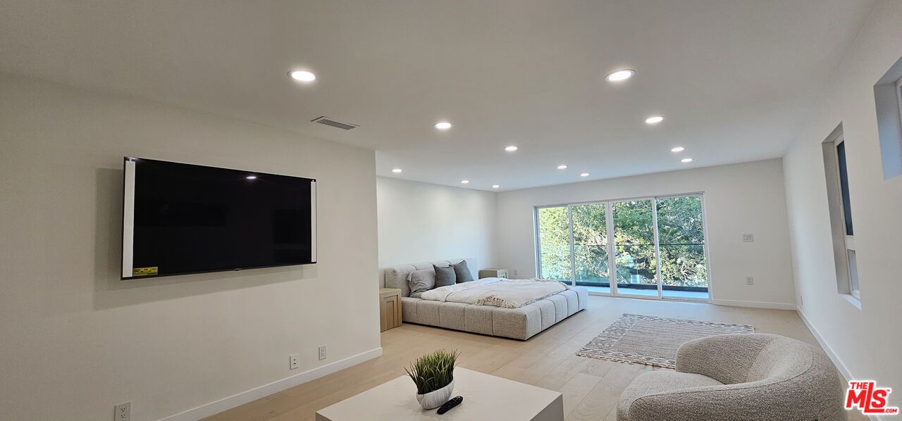 Bedroom, Interior, Living room, Recessed Lighting, Wood Texture Flooring