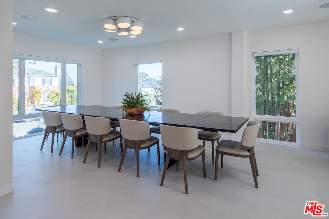 Dining room, Interior, Recessed Lighting