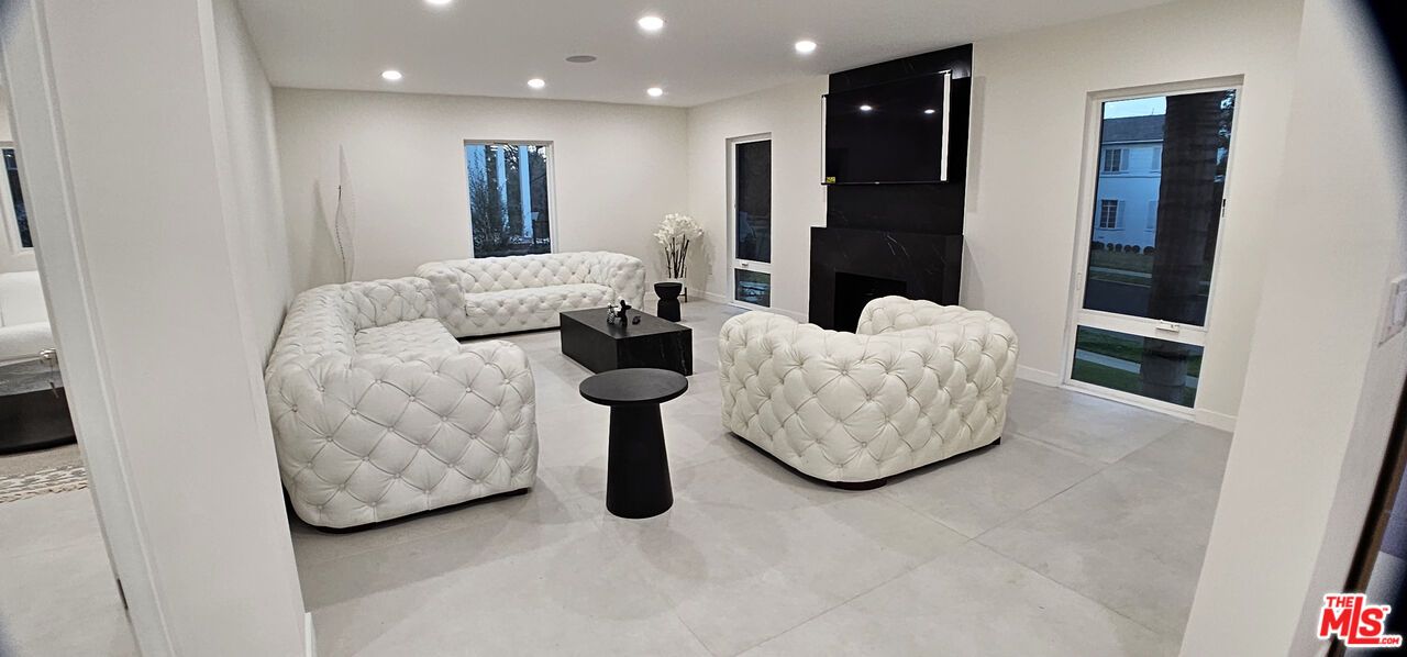 Fireplace, Interior, Living room, Recessed Lighting