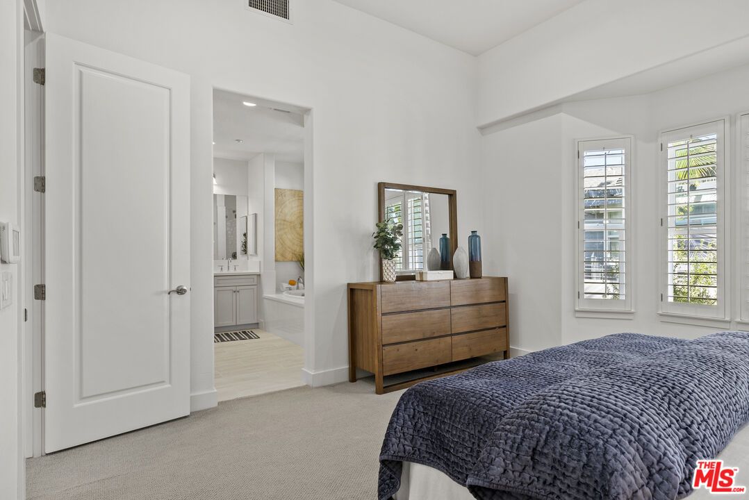 Bathroom, Bedroom, Interior, Recessed Lighting