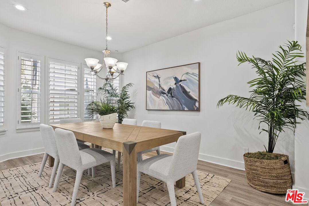 Chandelier, Dining room, Interior, Recessed Lighting, Wood Texture Flooring
