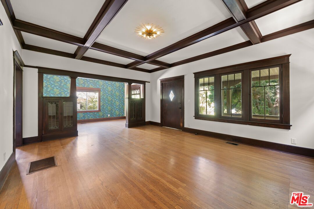 Empty room, Interior, Wooden Beams, Wood Texture Flooring
