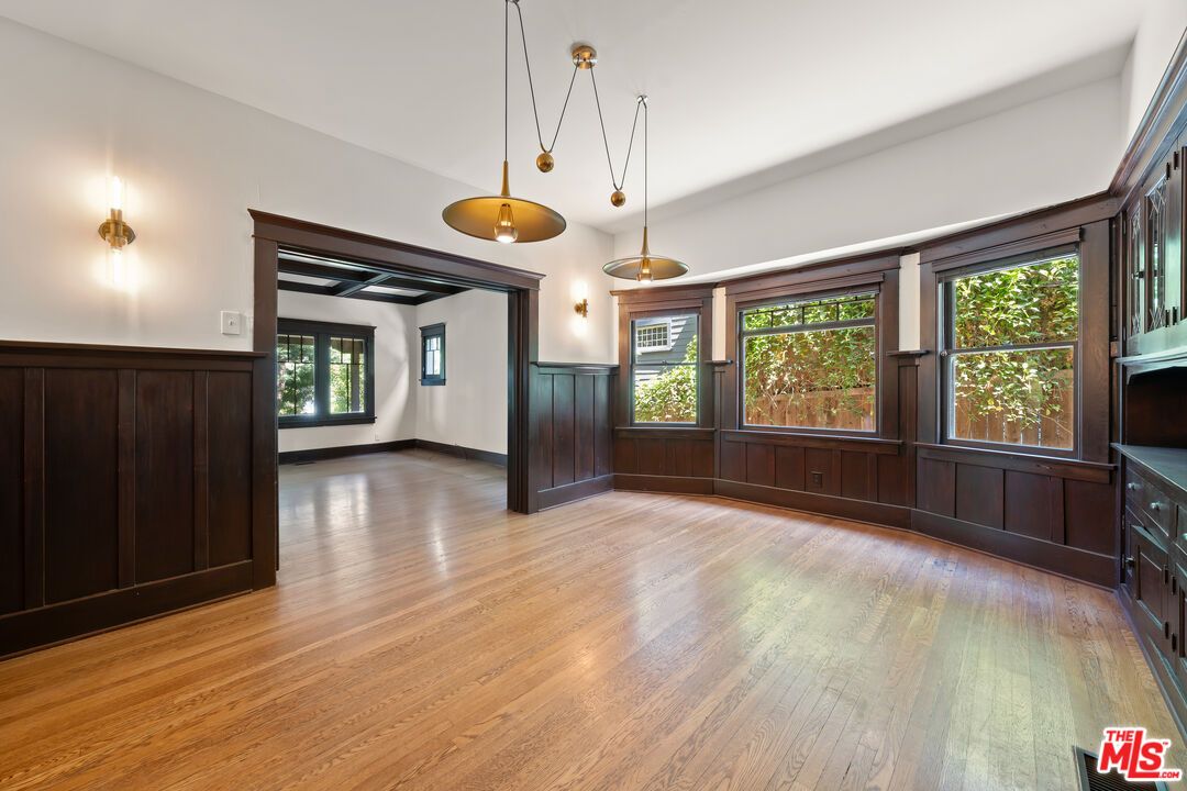 Empty room, Interior, Pendant Lights, Wood Texture Flooring