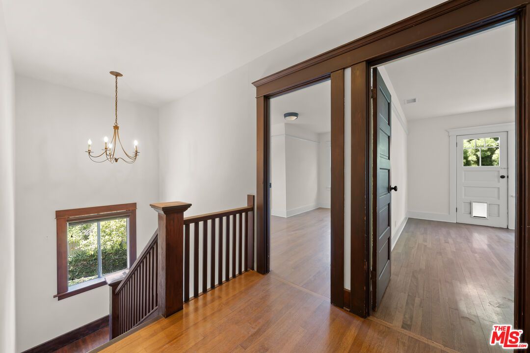 Chandelier, Empty room, Interior, Wood Texture Flooring