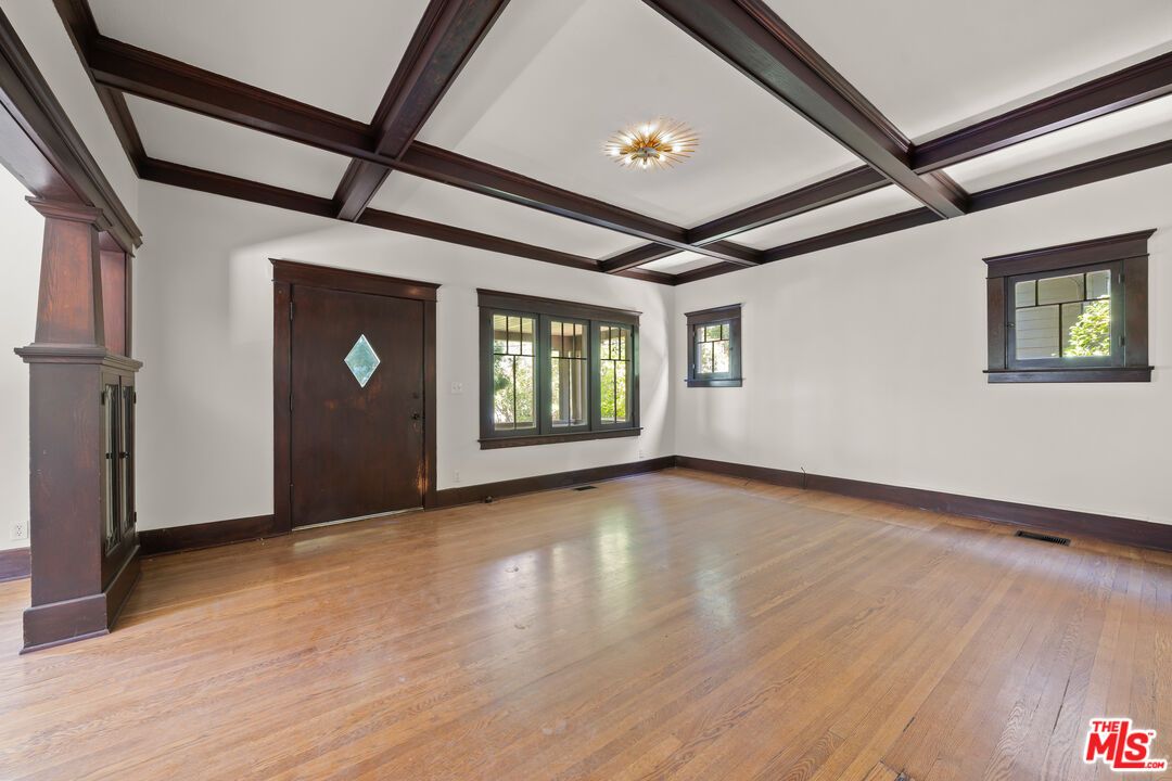 Empty room, Interior, Wooden Beams, Wood Texture Flooring