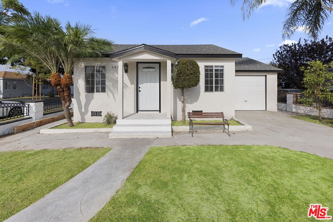 Attached, Backyard, Exterior, Facade, Ranch