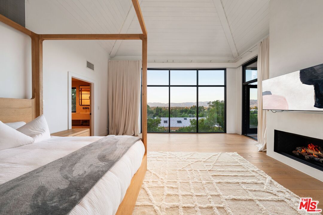 Bedroom, Fireplace, Interior, Wood Texture Flooring