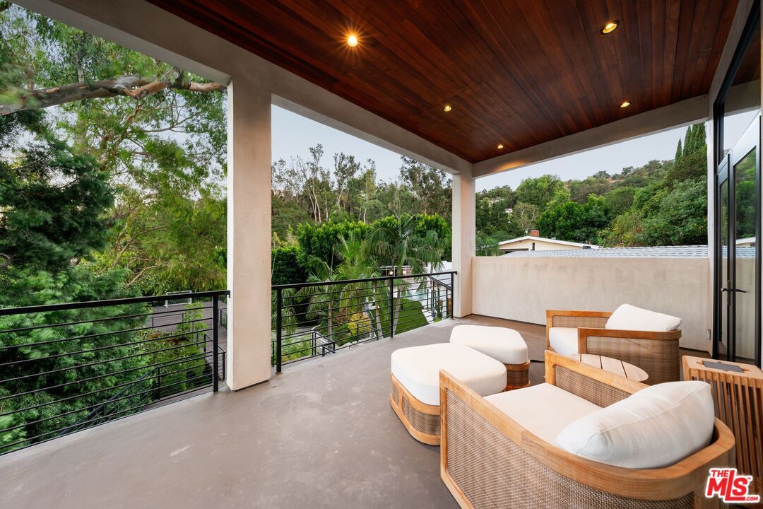 Exterior, Recessed Lighting