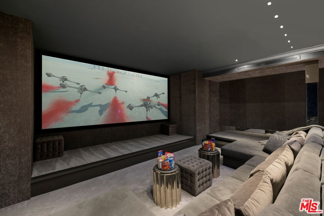 Interior, Projection Screen, Recessed Lighting, Theatre Room