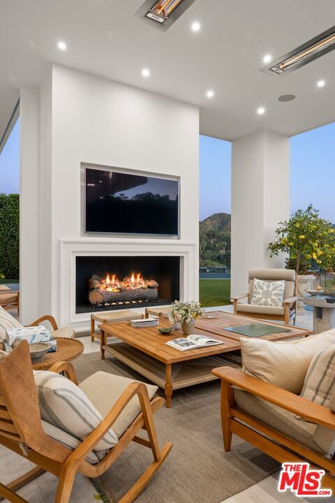 Fireplace, Interior, Living room, Recessed Lighting