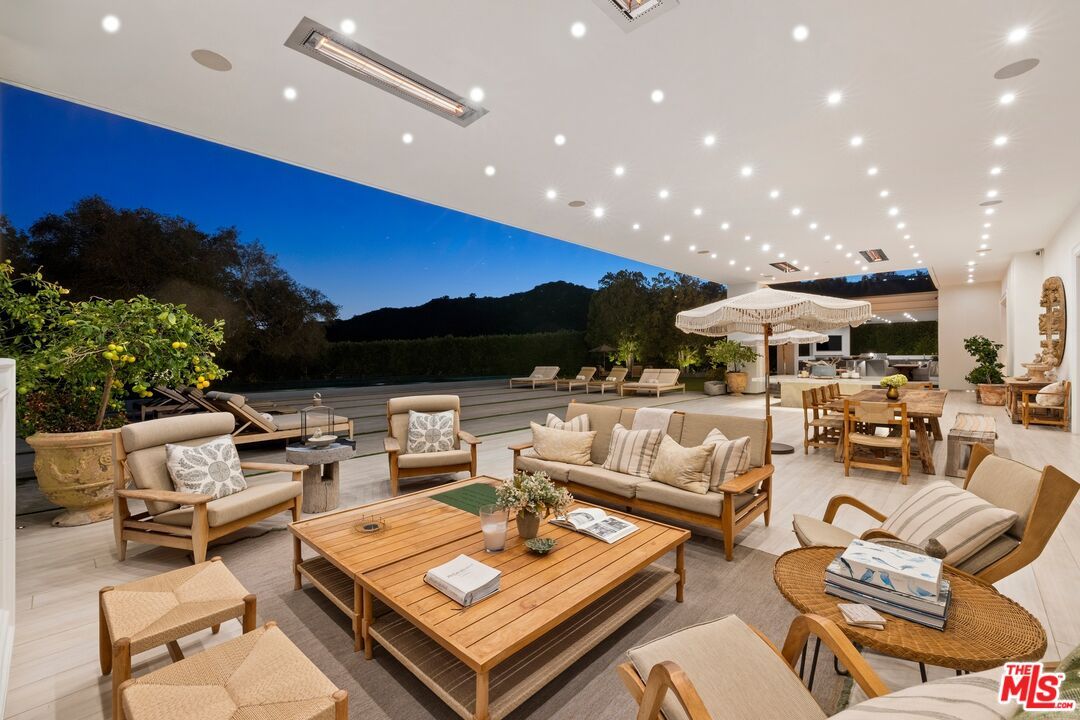 Exterior, Recessed Lighting