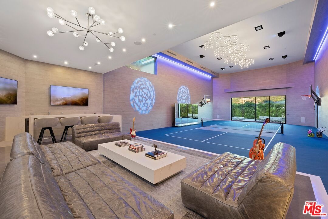 Game Room, Interior, Living room, Pendant Lights, Recessed Lighting