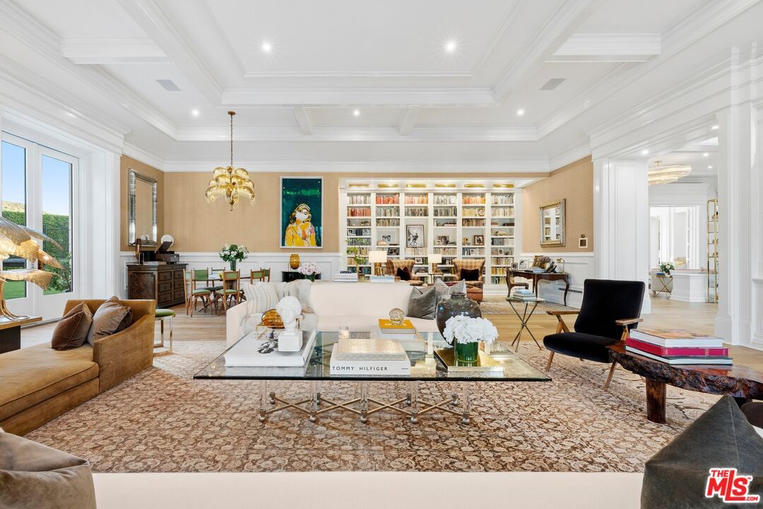 Chandelier, Dining room, Interior, Living room, Recessed Lighting