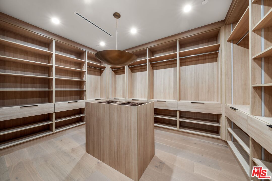 Interior, Recessed Lighting, Walk-in Closets, Wood Texture Flooring