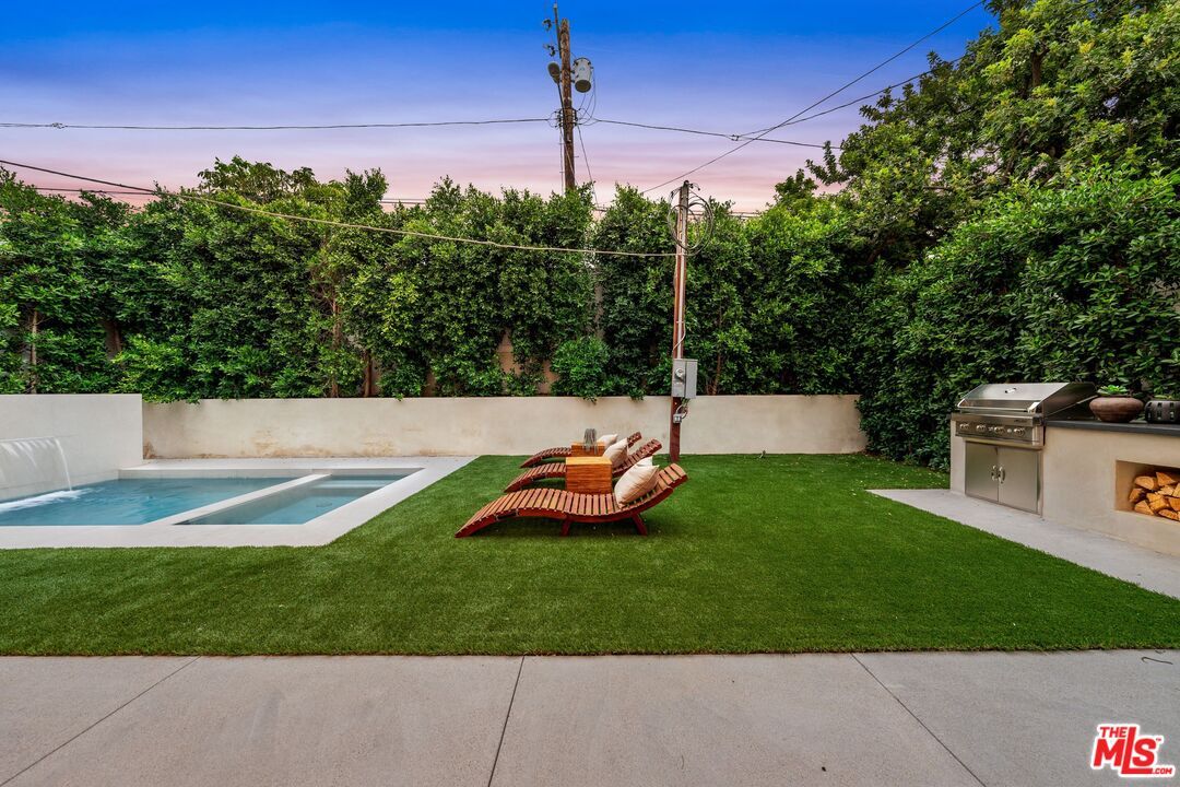 Backyard, Exterior, Outdoor Kitchen, Pool