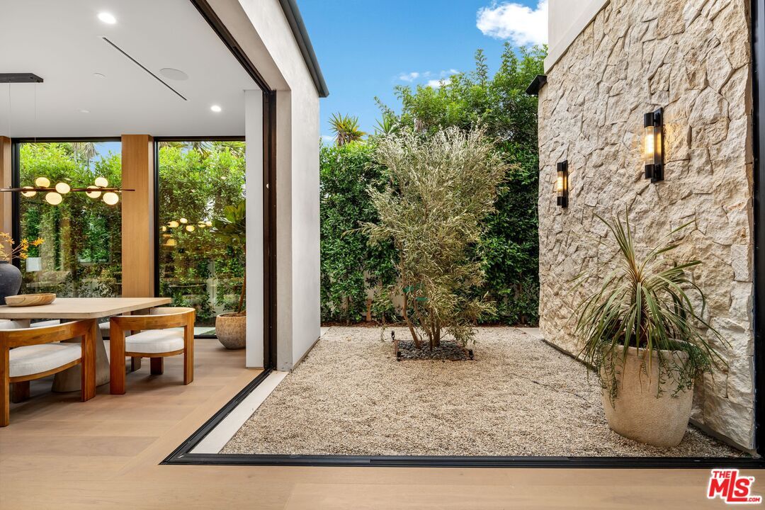 Exterior, Pendant Lights, Recessed Lighting