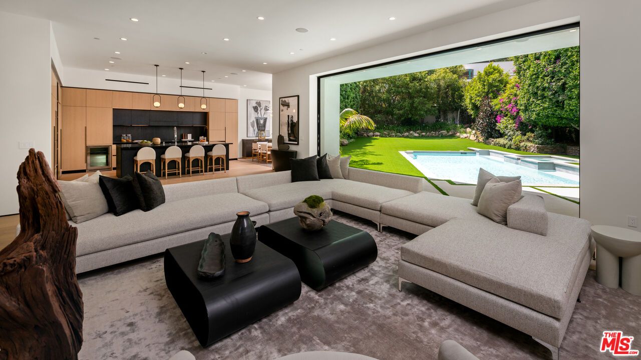 Dining room, Interior, Kitchen, Living room, Pendant Lights, Recessed Lighting, Stainless Steel Appliances