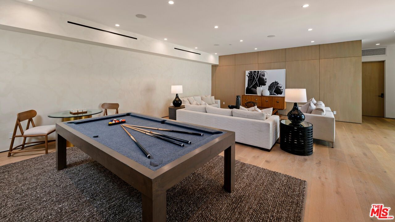 Billiard Table, Game Room, Interior, Living room, Recessed Lighting, Wood Texture Flooring
