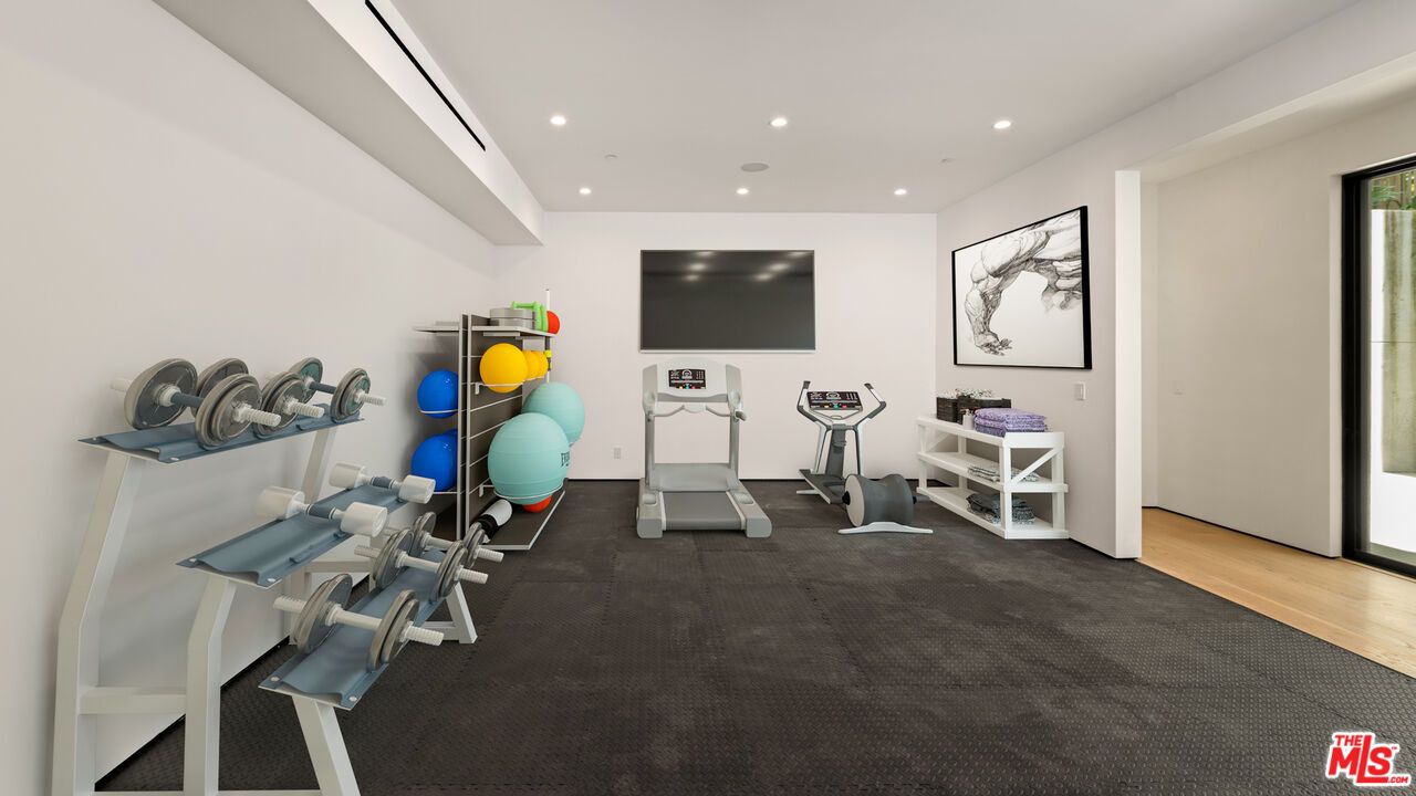 Fitness Equipment, Interior, Recessed Lighting, Wood Texture Flooring