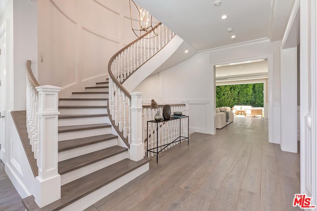 Chandelier, Interior, Recessed Lighting, Wood Texture Flooring