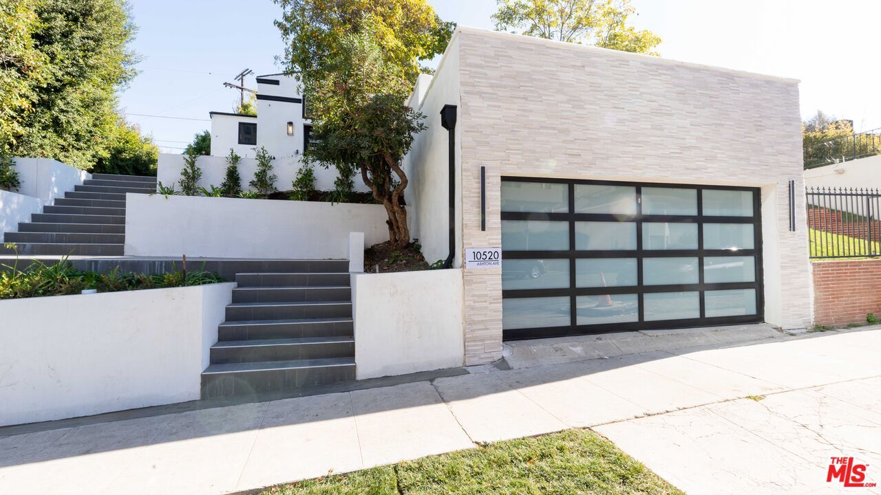 Attached, Exterior, Facade, Modern
