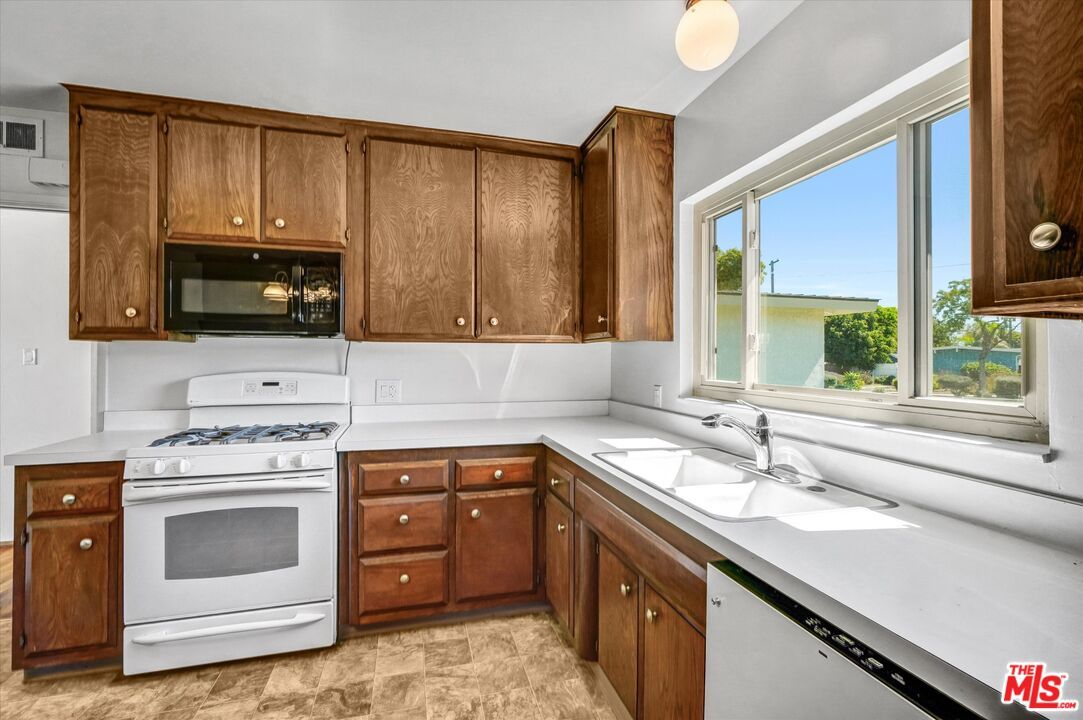 Interior, Kitchen, Water