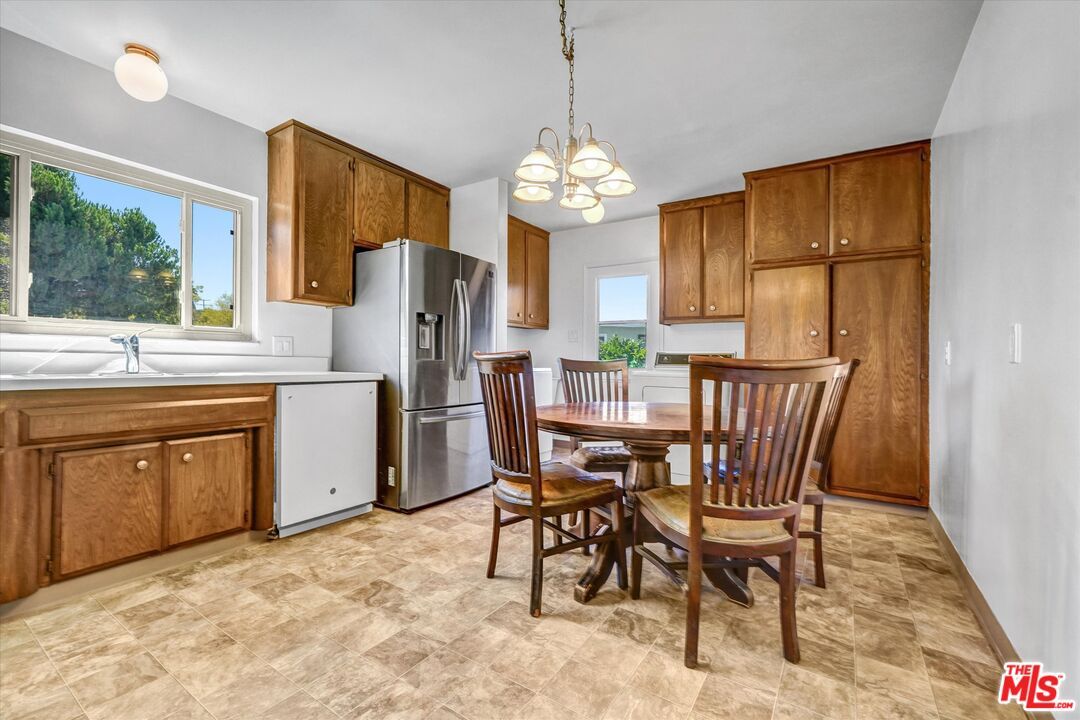 Dining room, Interior, Kitchen, Pendant Lights
