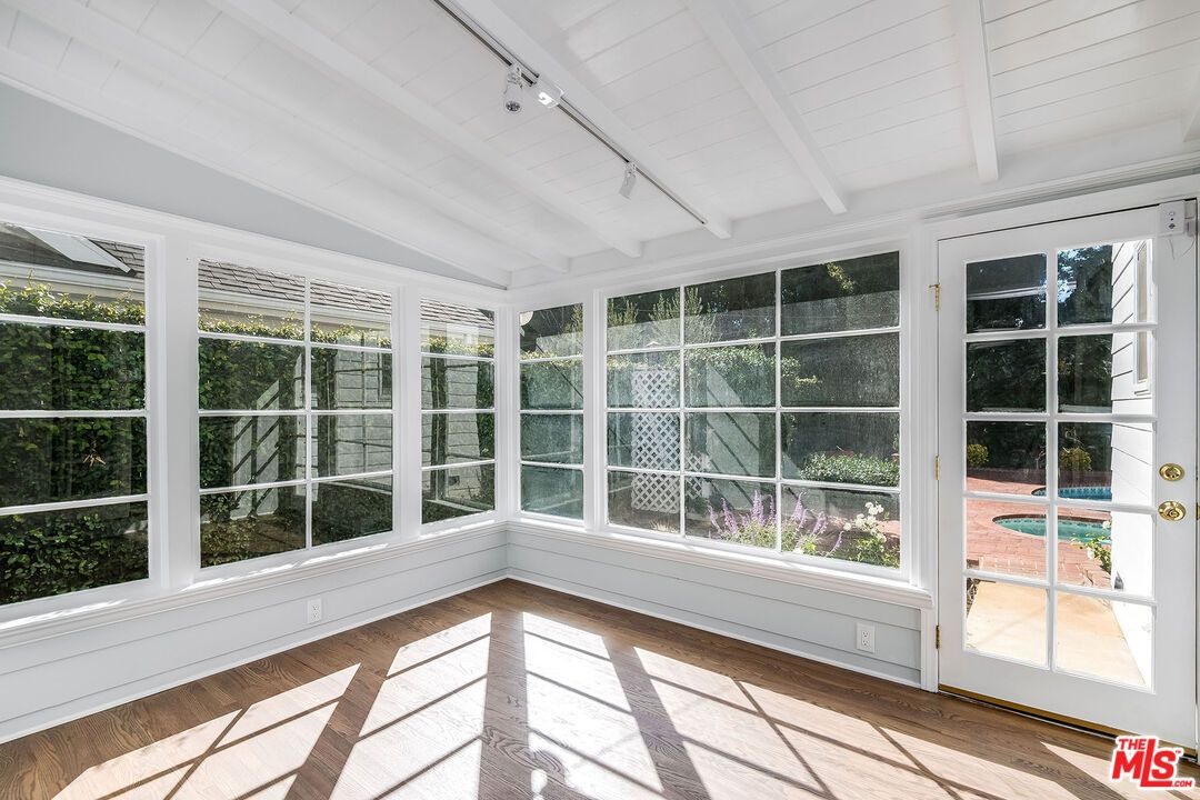 Empty room, Interior, Sun Room, Wood Texture Flooring