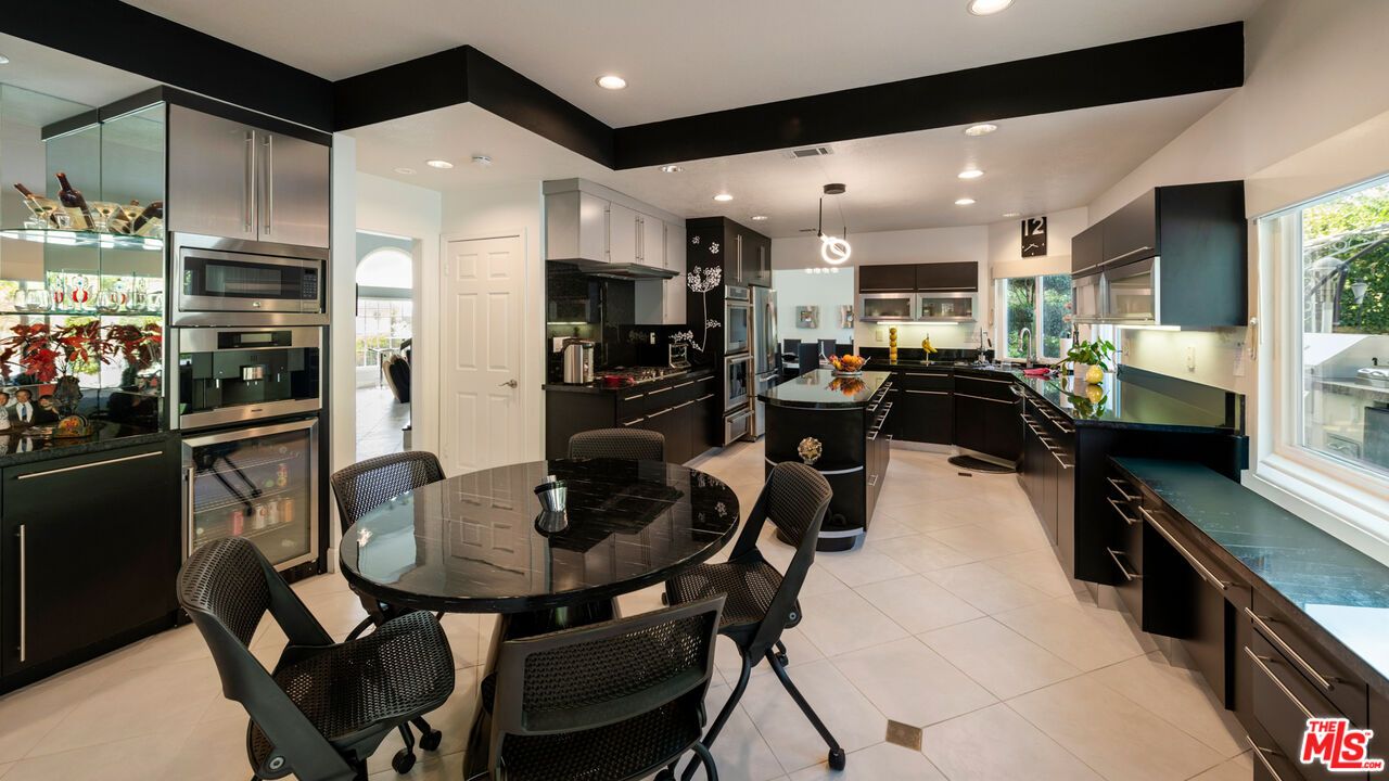 Dining room, Interior, Kitchen, Pendant Lights, Recessed Lighting, Stainless Steel Appliances