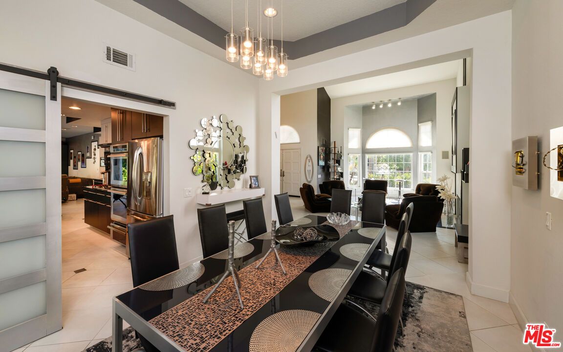 Dining room, Interior, Kitchen, Living room, Pendant Lights, Recessed Lighting, Stainless Steel Appliances