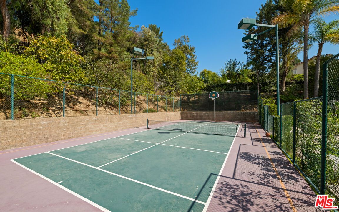 Exterior, Tennis Courts