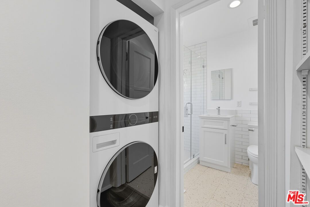 Bathroom, Interior, Recessed Lighting, Utility Closets, Washer