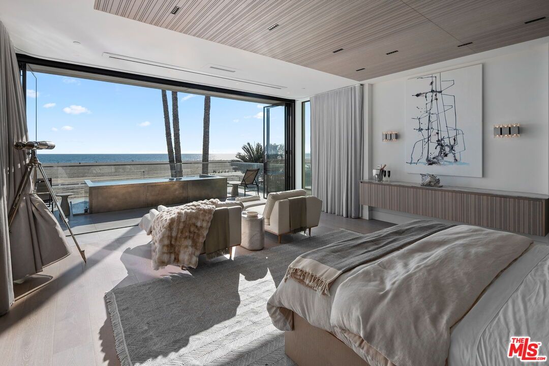 Bedroom, Interior, Recessed Lighting, Water