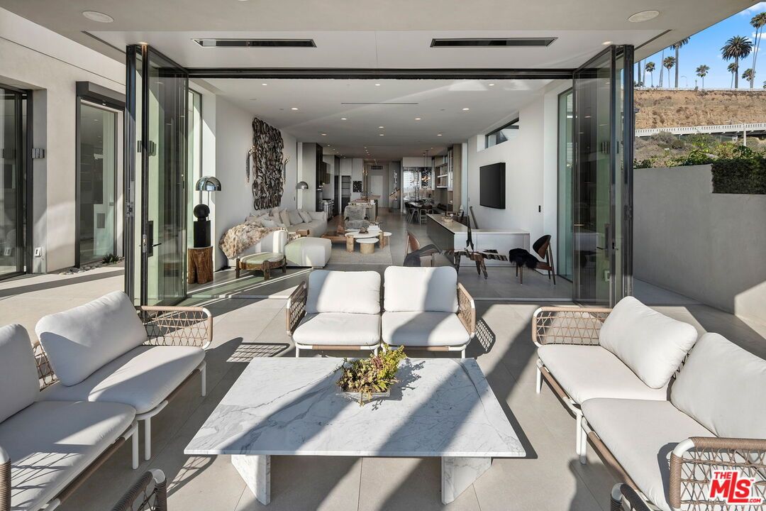 Dining room, Interior, Living room, Recessed Lighting