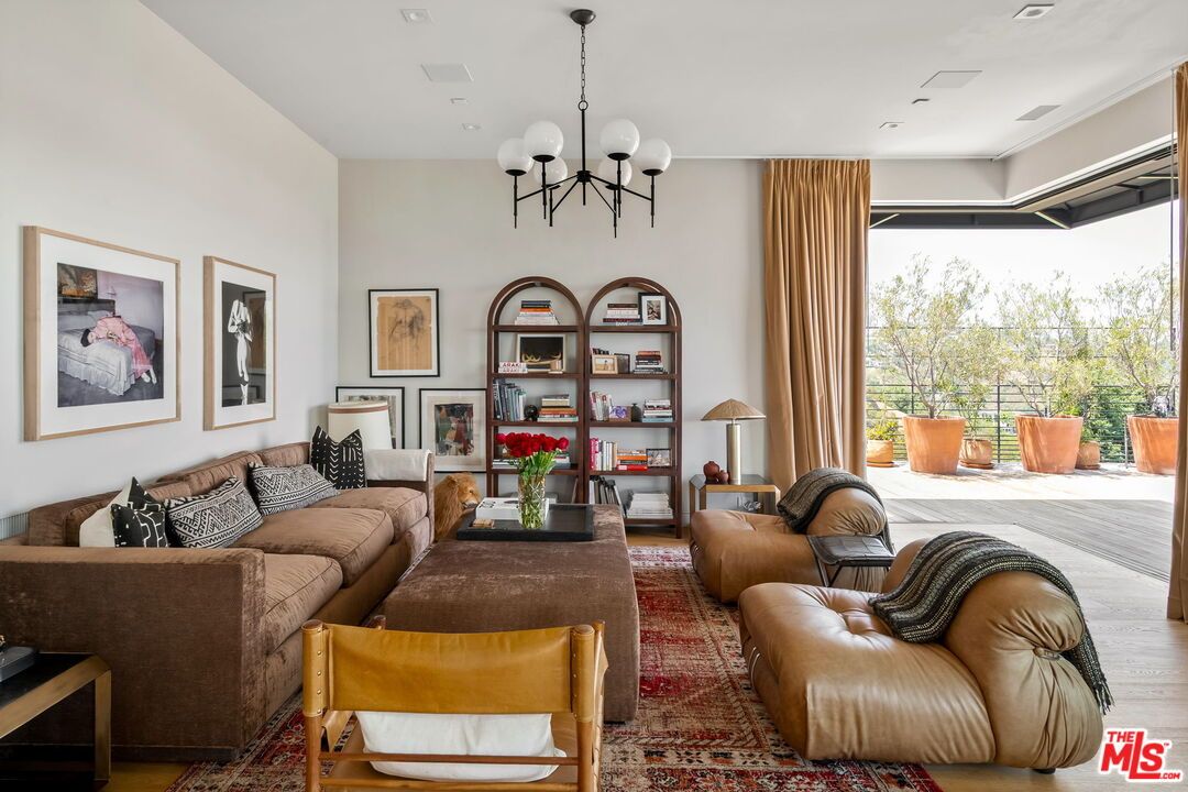 Chandelier, Interior, Living room, Pendant Lights, Recessed Lighting, Wood Texture Flooring