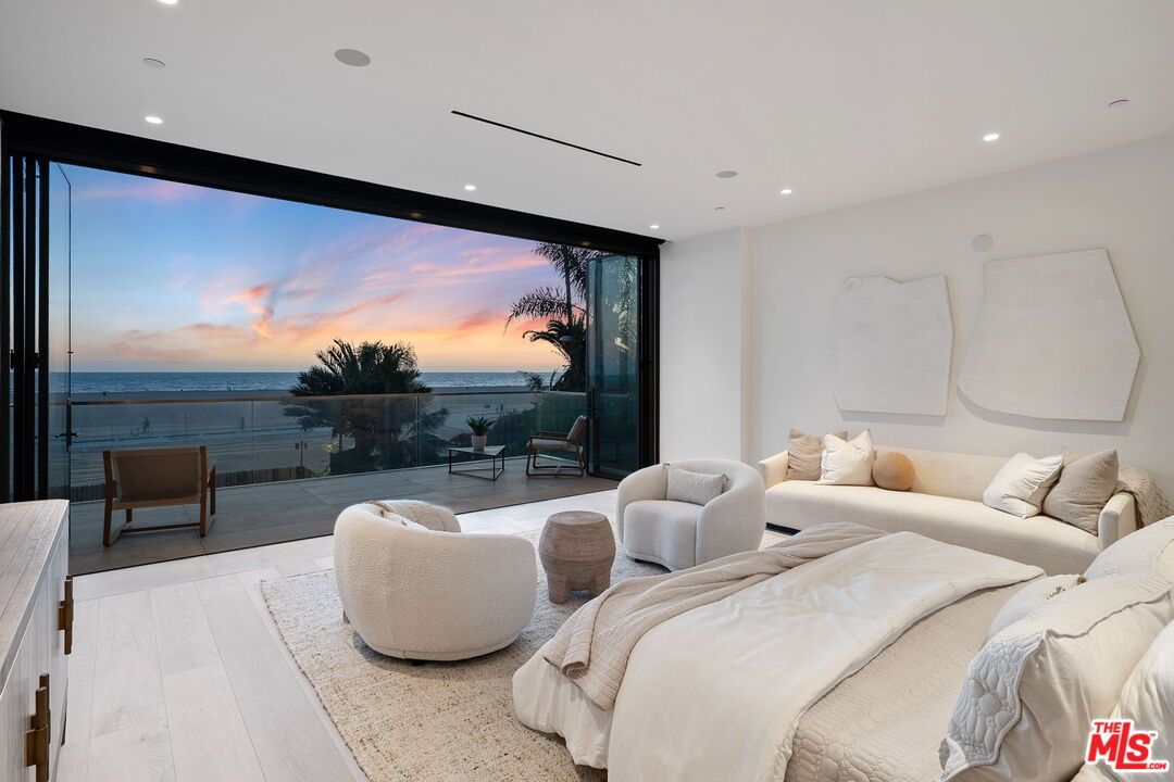 Bedroom, Interior, Recessed Lighting, Water, Wood Texture Flooring