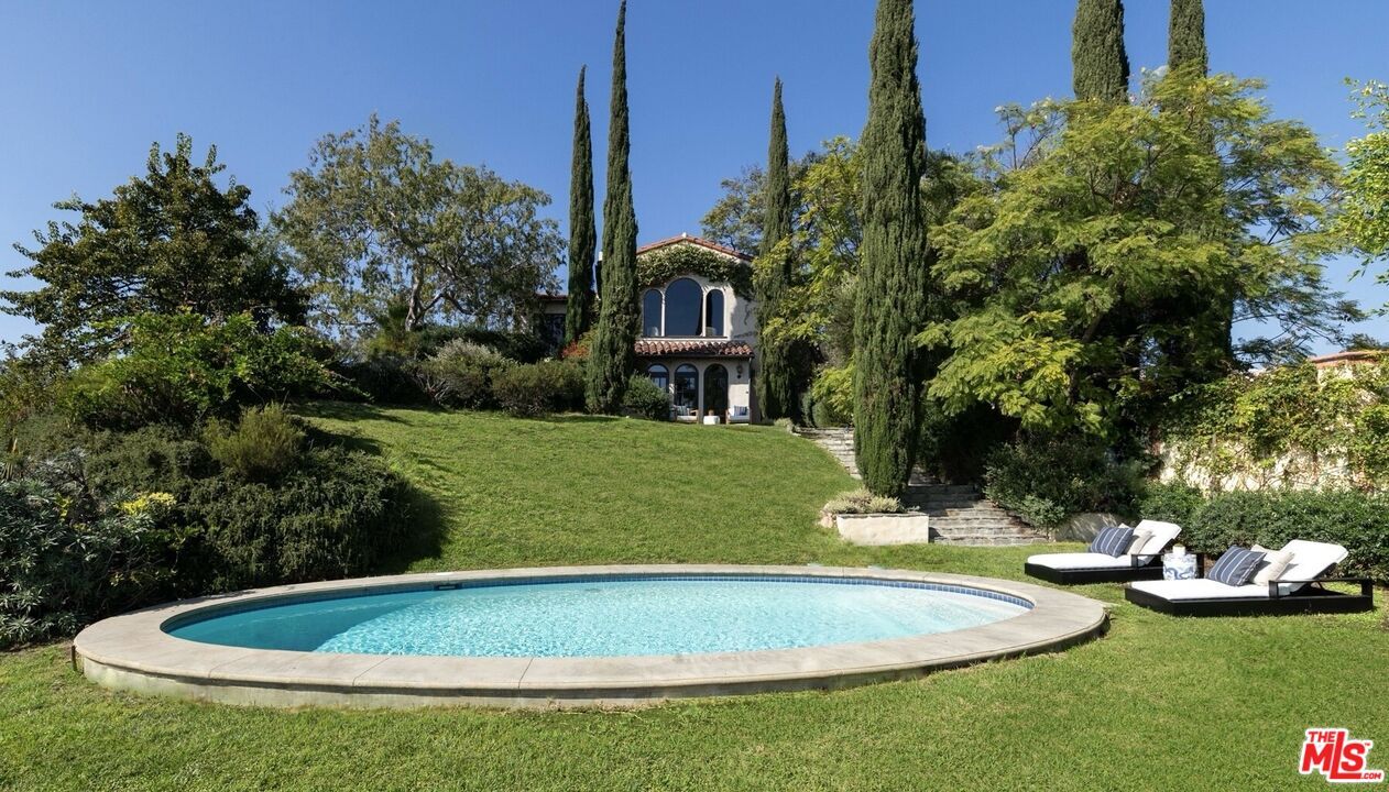 Backyard, Exterior, Pool