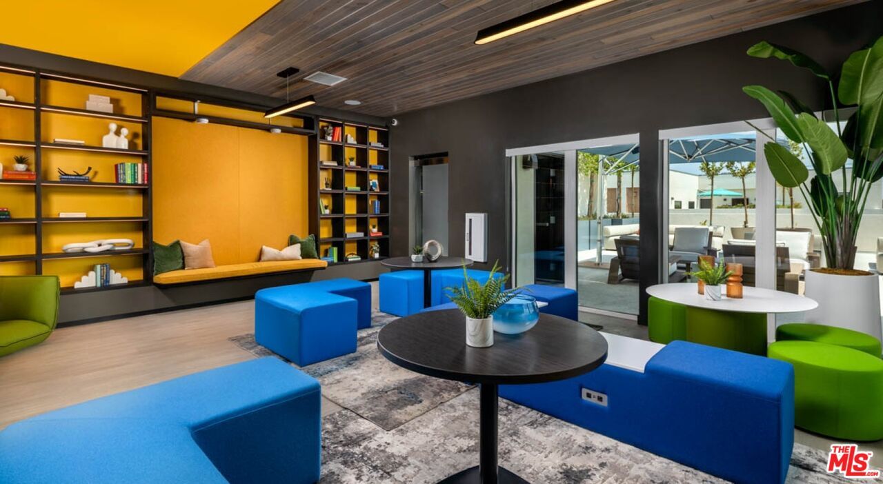 Interior, Living room, Recessed Lighting, Wooden Ceilings, Wood Texture Flooring