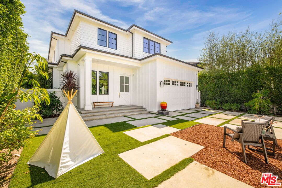 Attached, Backyard, Exterior, Facade, Farmhouse