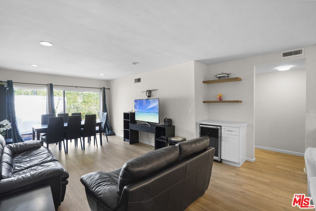 Dining room, Interior, Living room, Recessed Lighting, Wood Texture Flooring