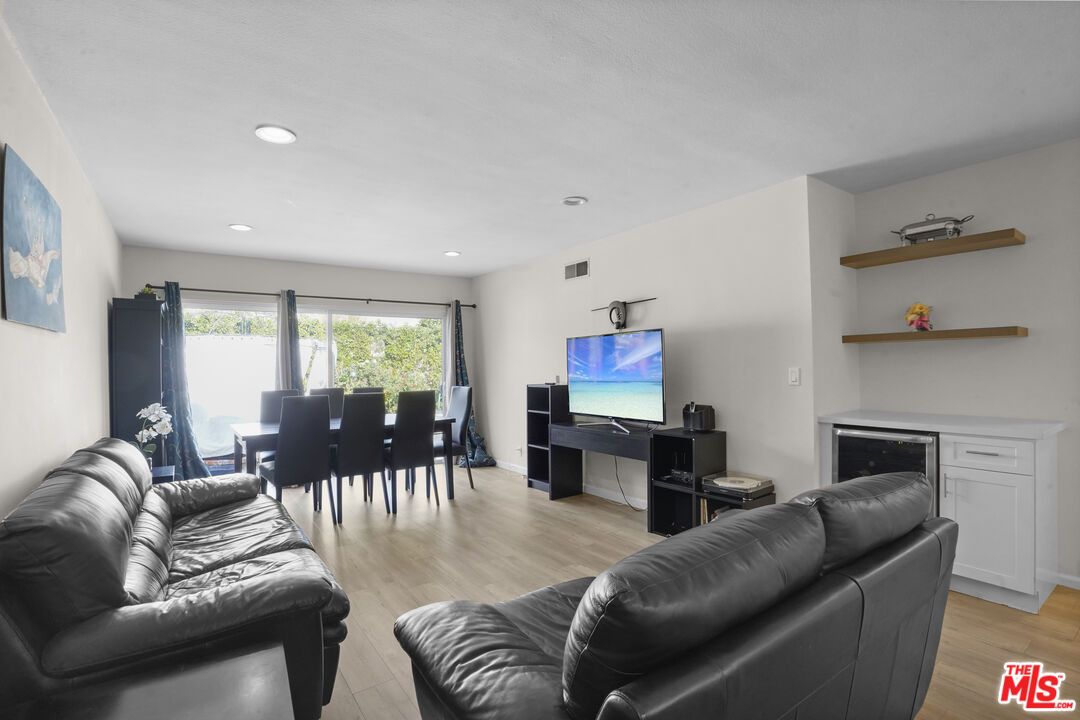 Dining room, Interior, Living room, Recessed Lighting, Wood Texture Flooring