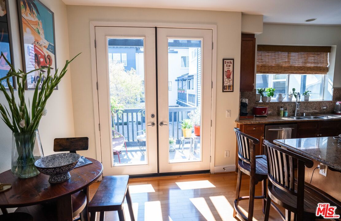 Dining room, Interior, Wood Texture Flooring