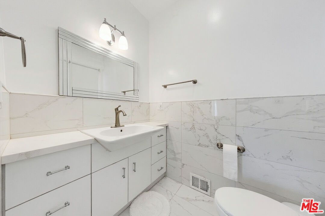 Bathroom, Interior, Marble, Marble Walls