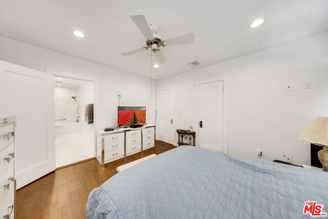 Bathroom, Bedroom, Interior, Recessed Lighting, Wood Texture Flooring