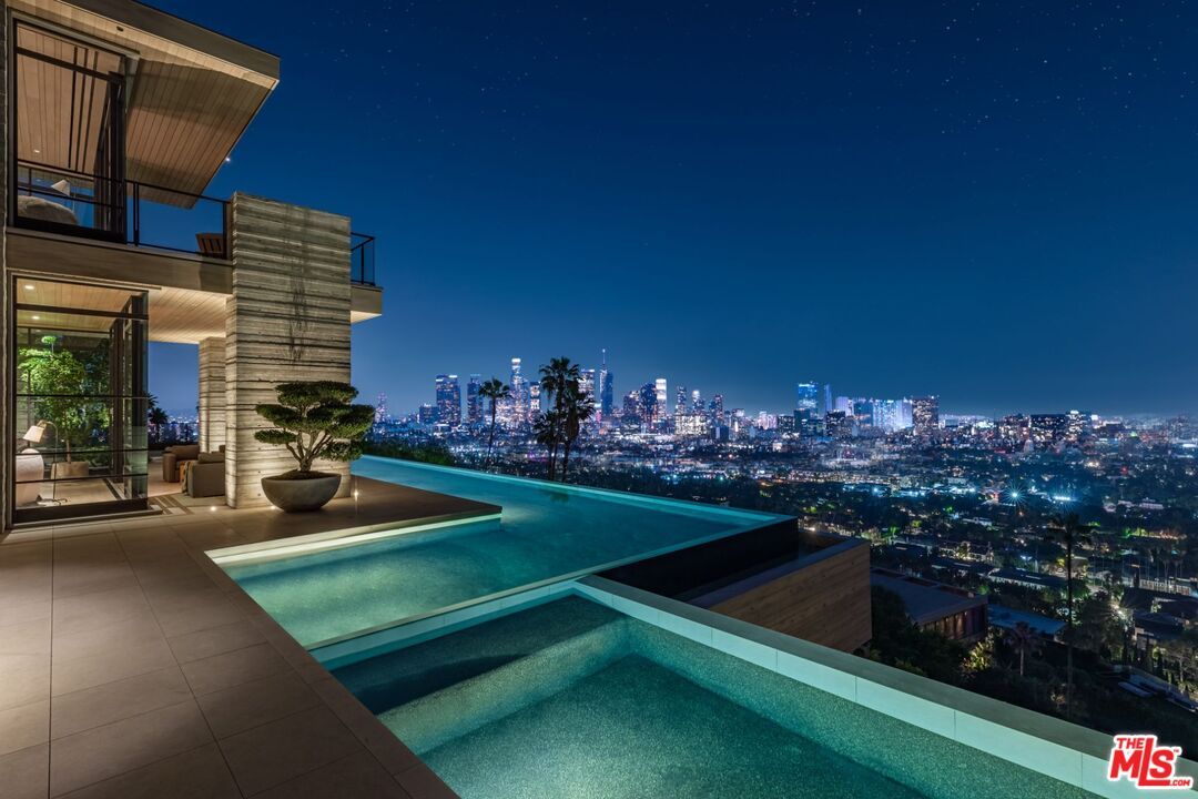 Exterior, Pool, Other